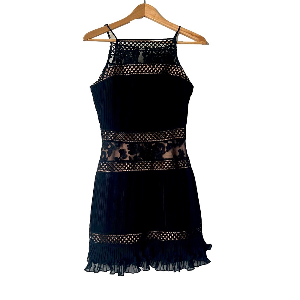 Adelyn Rae Nia Woven Pleated A-Line Dress. LBD Size XS